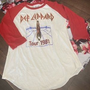 NWT Def Leppard baseball tee Medium